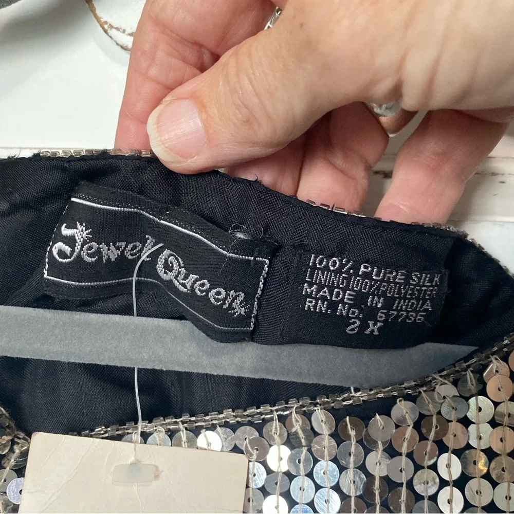 Vintage Silver Sequins Top XL 2X Deadstock Silk Boxy Crop Disco Jewel Queen - Picture 5 of 11